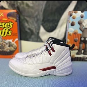 jordan 11 twist. red and white. size 9.5